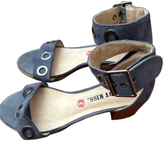 Cute suede and metals sandals - Picture 5 of 7